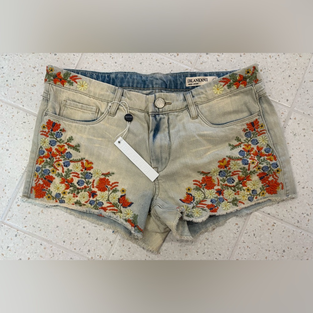 Blank NYC Floral Embroidered Denim Hiker Shorts. Size 27. NWT.